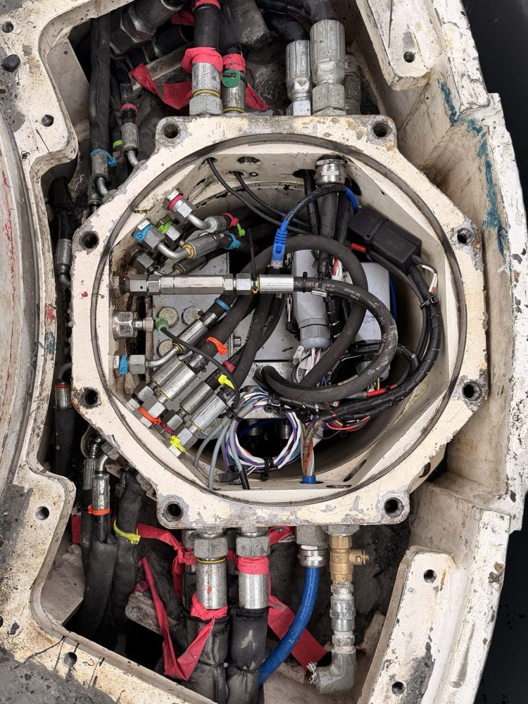 Fibre-optic gyro module inside the steerable drilling tip